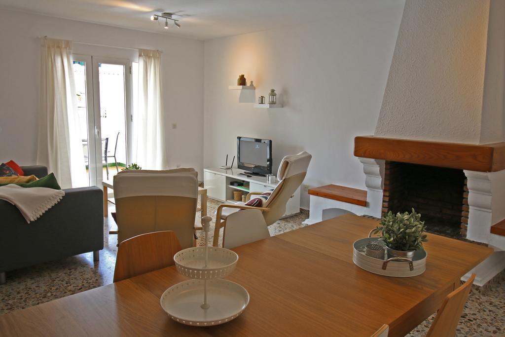 Andaluz Apartments - Algarrobo ネルハ エクステリア 写真