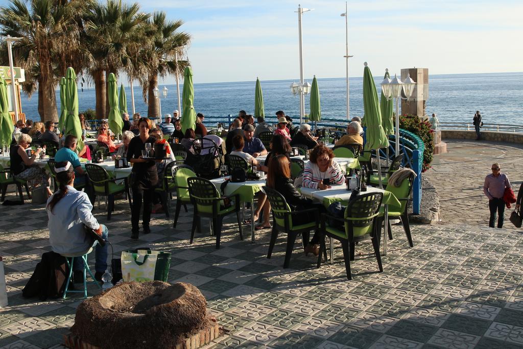 Andaluz Apartments - Algarrobo ネルハ エクステリア 写真